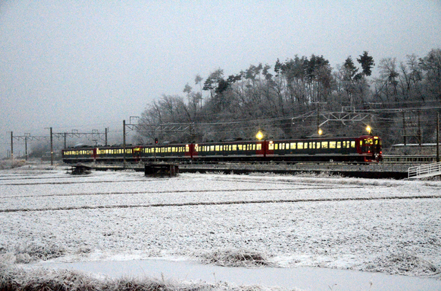 0113平原雪の115系5連.JPG
