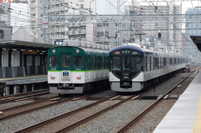 0114関目5553・3005すれ違い.jpg