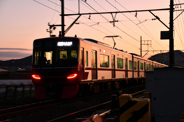 0201鵜沼宿03名鉄9611吉良吉田行き後追い.JPG