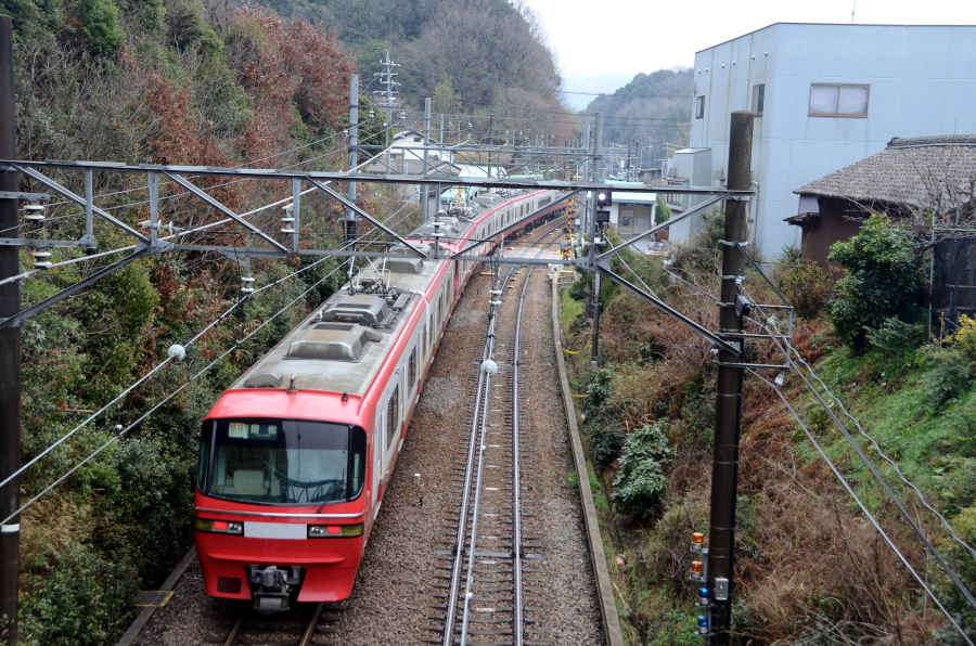 0322名電山中名鉄1200リニューアル俯瞰後追い.JPG