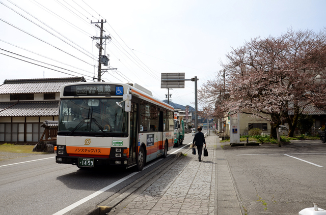 0401谷汲双門前名阪近鉄バス.JPG