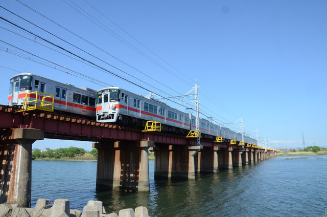 0505山陽加古川橋梁5604・5610.JPG