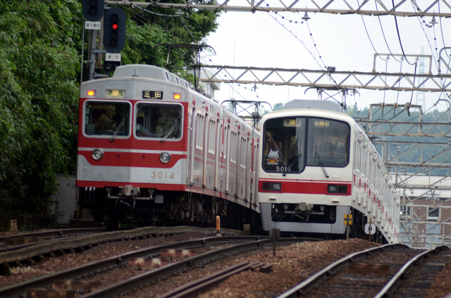 0623神鉄鈴蘭台3014・5018.JPG
