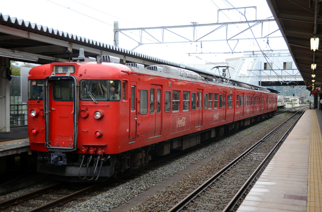 0714上田しなの鉄道115系コカ・コーラ2.JPG