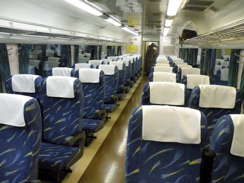 0803・485系車内.jpg