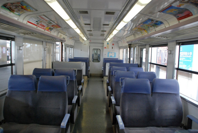 0825児島113系四国バージョン車内.jpg