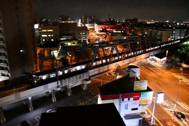 1003新札幌02夜俯瞰733系.JPG