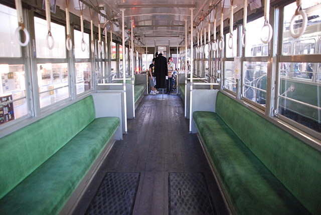 1013神戸市808車内.JPG