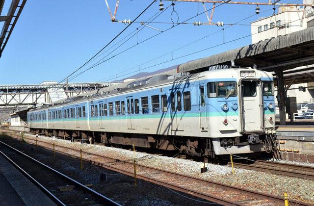 1114小諸115系あさま色.JPG