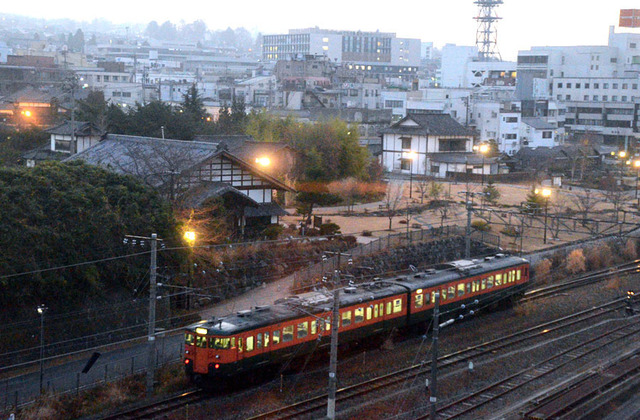 1203小諸しなの鉄道115系2連湘南色.JPG