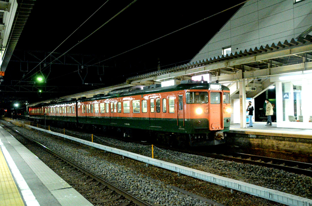 1222篠ノ井しなの鉄道115系湘南色.JPG