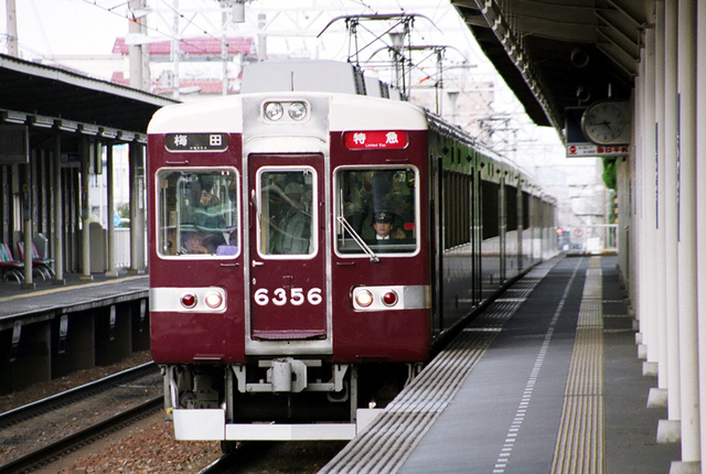 2008阪急上新庄6356.JPG
