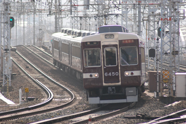 20101129十三阪急6450臨時快速特急.jpg