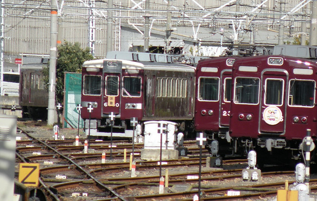20111224阪急正雀6350休車.jpg