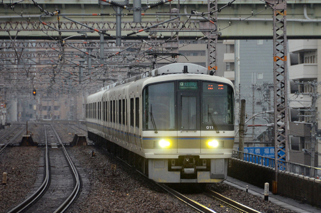 221系D11更新ホロ未設置野田.jpg