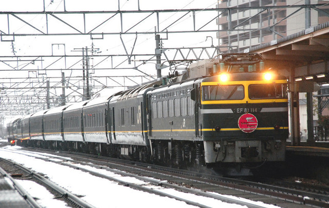 トワイライトEF81114高岡.jpg