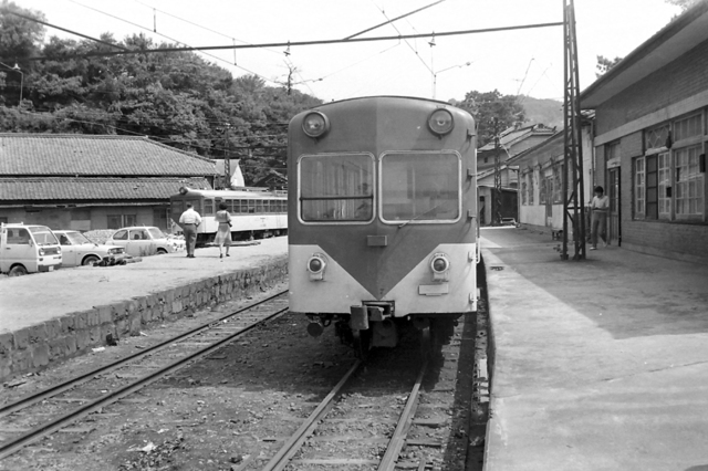 下津井クハ24正面1978.JPG