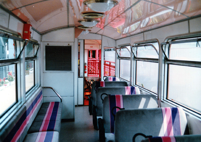 下津井メリーベル先頭車車内.jpg