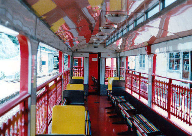 下津井メリーベル車内1988.jpg