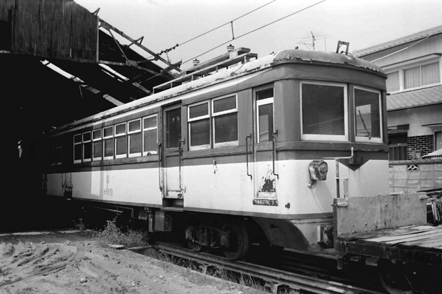 下津井モハ110廃車体1978.JPG
