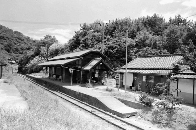 下津井鷲羽山ホーム全景.JPG