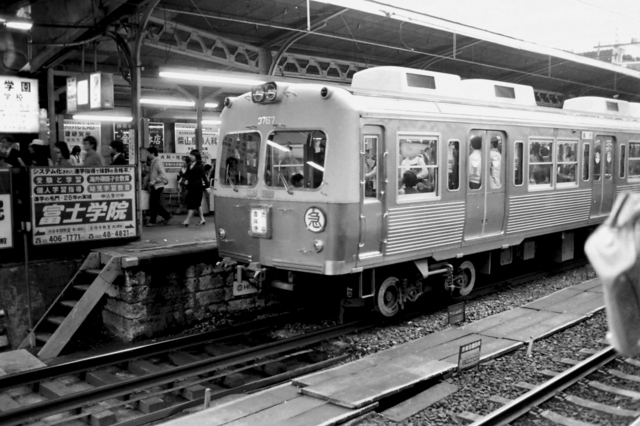 京王明大前3767.JPG