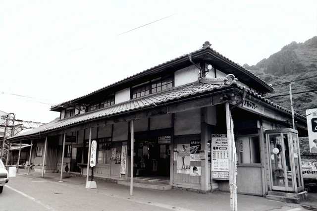 京福福井勝山駅舎.JPG