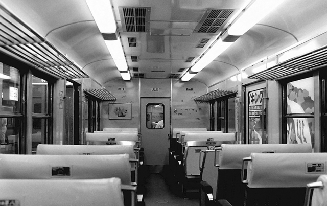 京阪3110車内.JPG