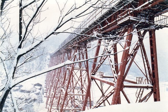余部橋梁サイド雪.jpg
