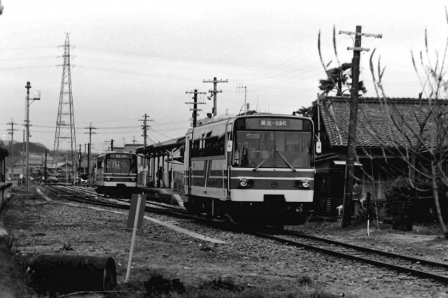 北条鉄道北条町フラワ1985並び2.JPG