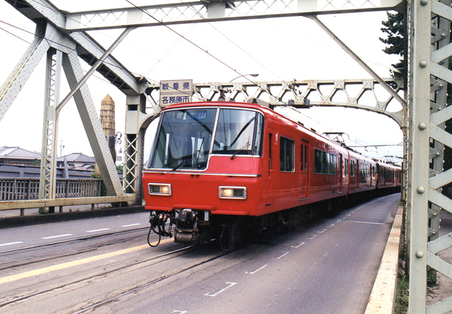 名鉄5700犬山橋2002.jpg