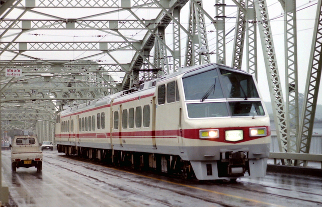 名鉄8800犬山橋3連.jpg