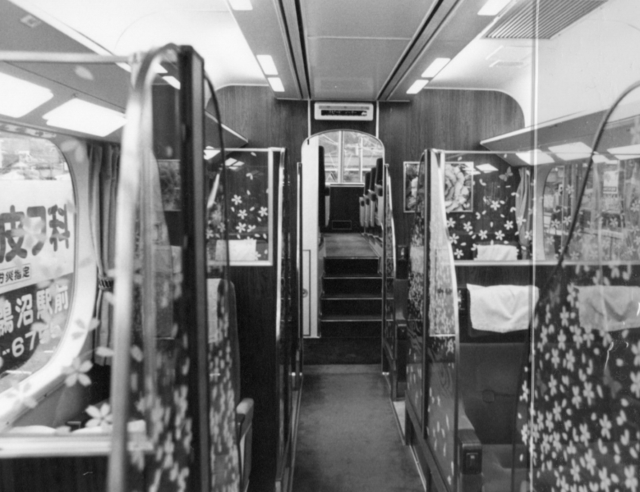 名鉄8800車内.jpg