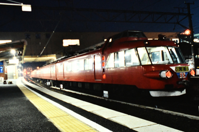 名鉄犬山駅夜景7500特急河和.JPG