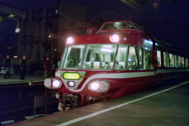 名鉄神宮前夜景7000白帯普通犬山.JPG