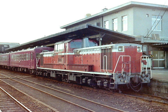 国鉄九州DD51624・50系飯塚.jpg