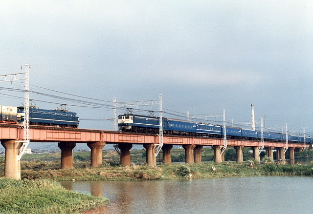 国鉄出会いEF65あかつき、EF66加古川.jpg