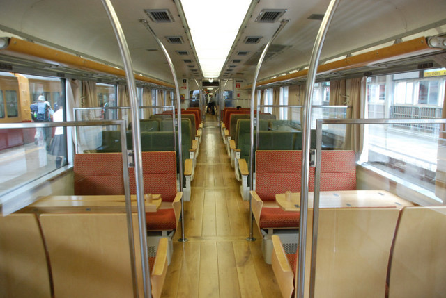 富山地鉄16013車内.jpg