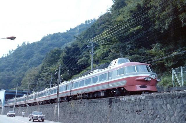 小田急NSE.jpg