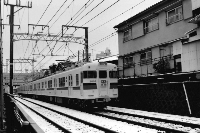 山陽3008新色阪急六甲雪.JPG
