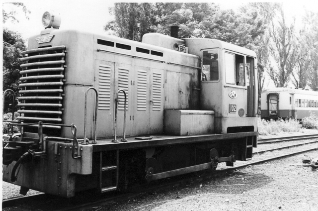 岡山臨港102機関車.jpg