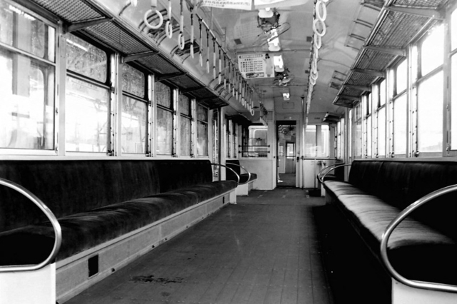 岳南1103車内.jpg