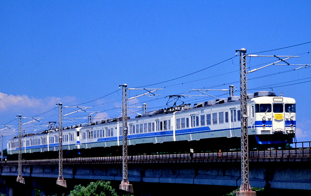 常願寺川413系.JPG