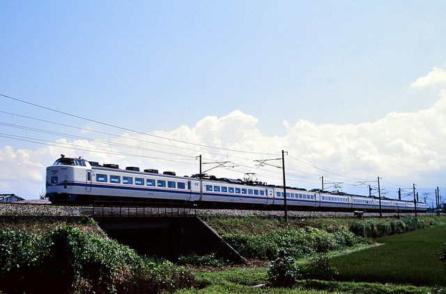 常願寺川485系スーパー雷鳥.JPG