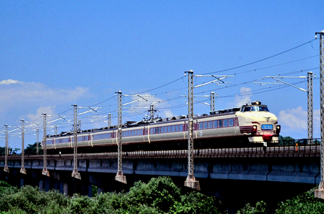 常願寺川485系北越ボンネット.JPG