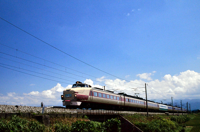 常願寺川485系雷鳥ボンネット.JPG