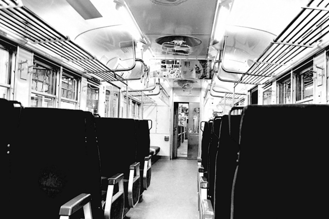 広島115系3000冷房準備車内.jpg