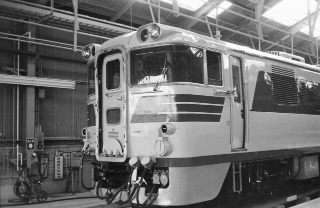 新高砂工場キハ82出車建屋.JPG