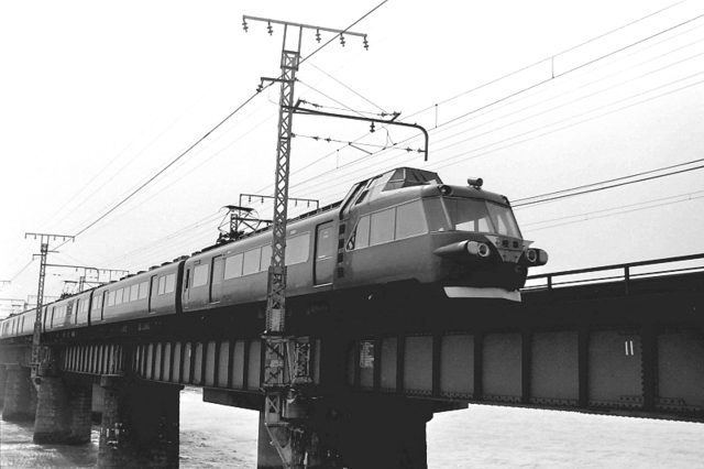 橋梁豊川橋梁名鉄7500系.jpg