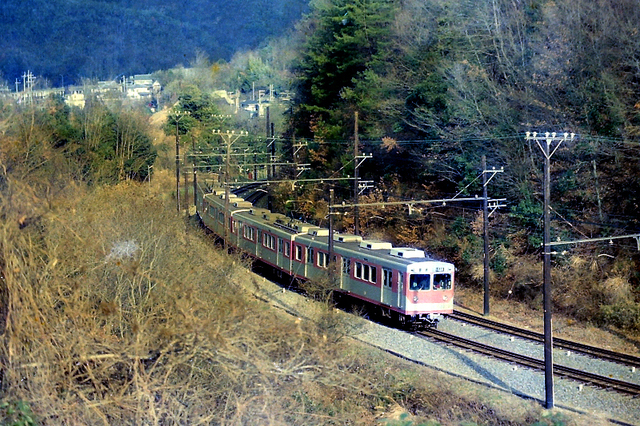 神戸電鉄3000番号不明カラー箕谷.jpg